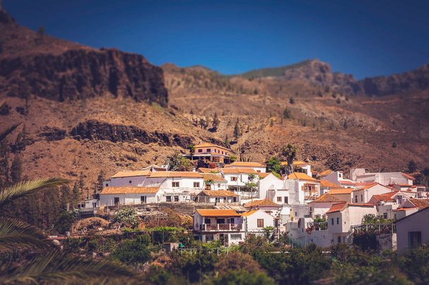 Cidade pitoresca de Fataga em Gran Canaria
 - Foto, Imagem