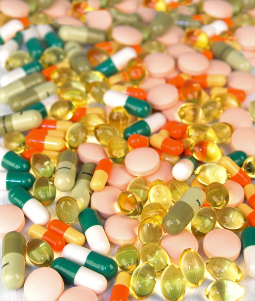 Többféle típusú tabletták - Fotó, kép