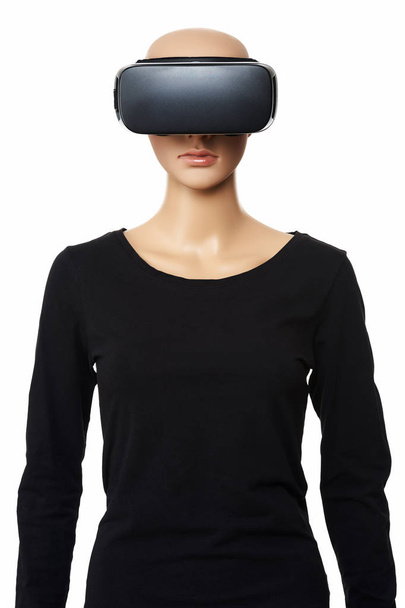 AI, Mannequin with virtual reality glasses on white background - Valokuva, kuva