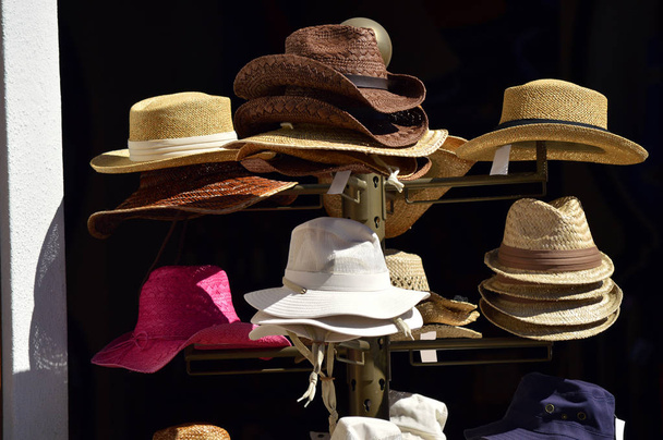 Sombreros en venta
 - Foto, imagen
