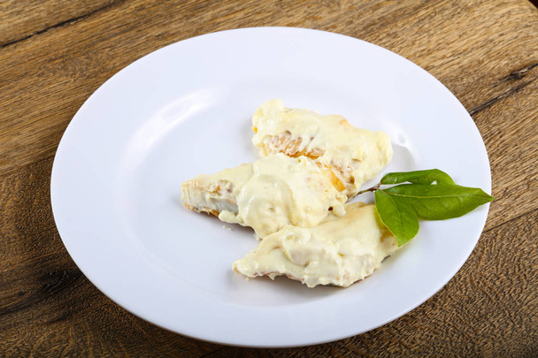 Baked perch in cream sauce - Foto, Imagem