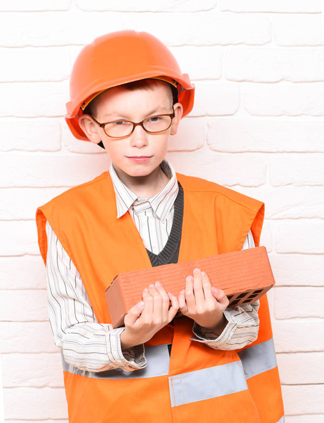 young cute builder boy - Fotoğraf, Görsel
