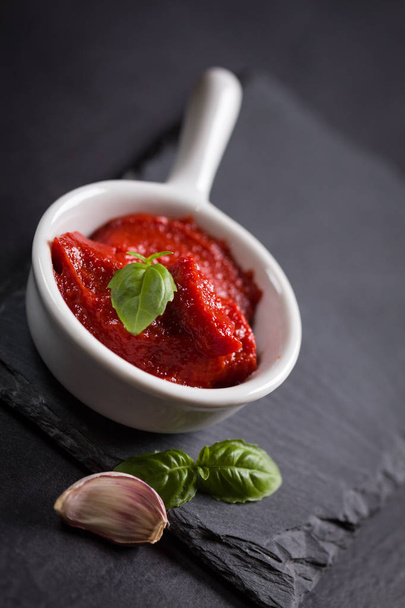свіжий томатний соус
 - Фото, зображення