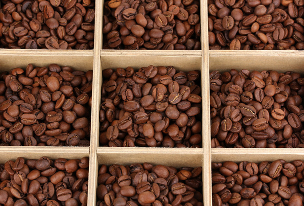 Coffee beans in wooden box close-up - Фото, зображення