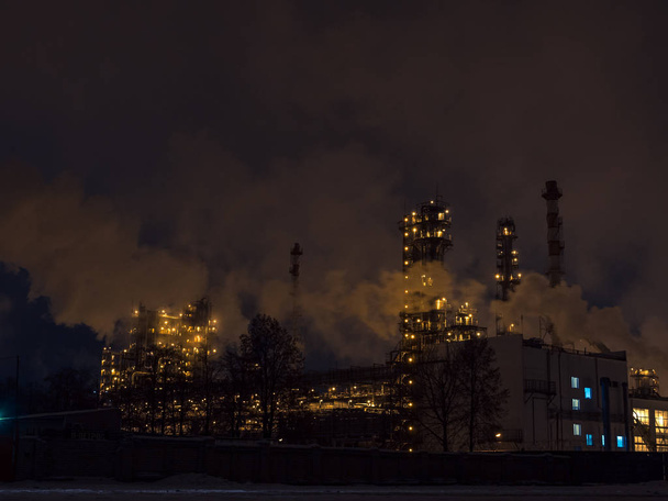 Nacht chemische fabriek - Foto, afbeelding