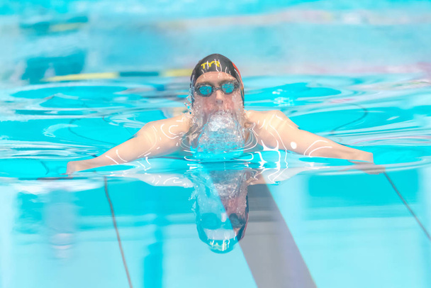 Swimmers at the National Swedish swim competition at Eriksdalsba - 写真・画像