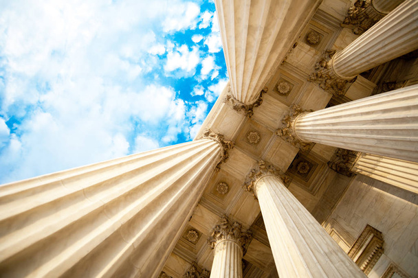Columnas en la Corte Suprema de Estados Unidos
 - Foto, Imagen