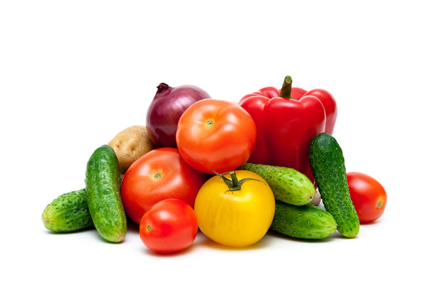 légumes frais isolés sur fond blanc - Photo, image