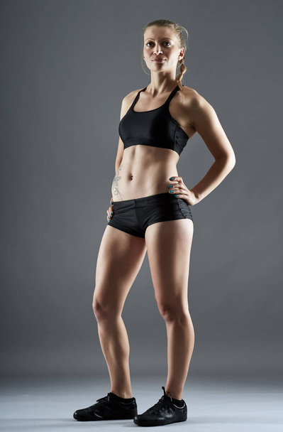 Fitness model posing - Фото, изображение