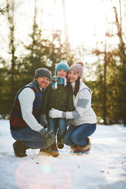 Rodina představuje na zimní den - Fotografie, Obrázek