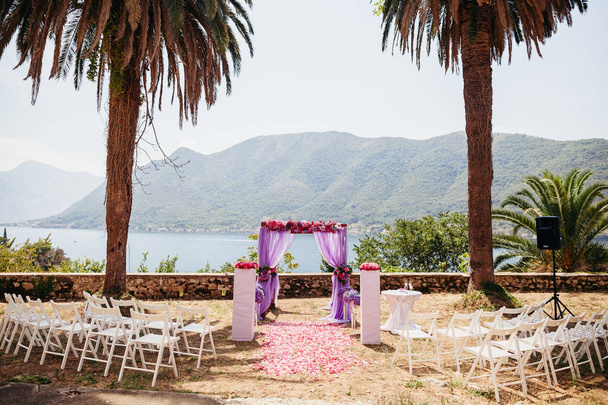 rózsaszín esküvő ív, virágok - Fotó, kép