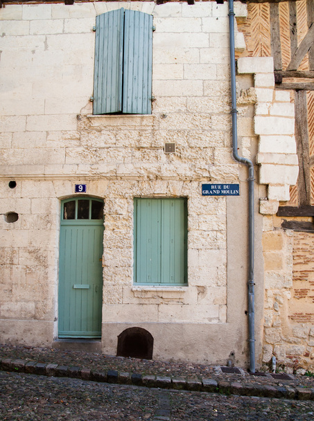 Bejárati ajtó és zárt redőnyök, Franciaország - Fotó, kép