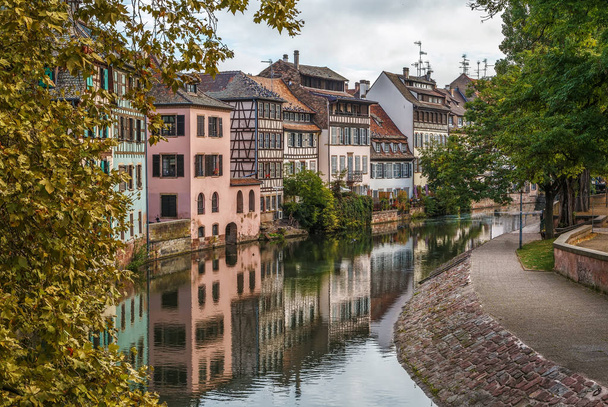 III-joen rantautuminen, Strasbourg
 - Valokuva, kuva