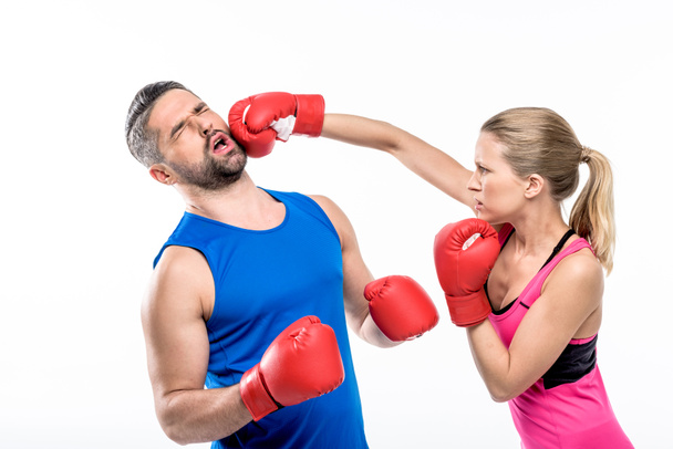 男性と女性のボクシング - 写真・画像