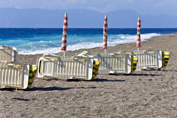 Летний пляж на острове Родос в Греции
 - Фото, изображение