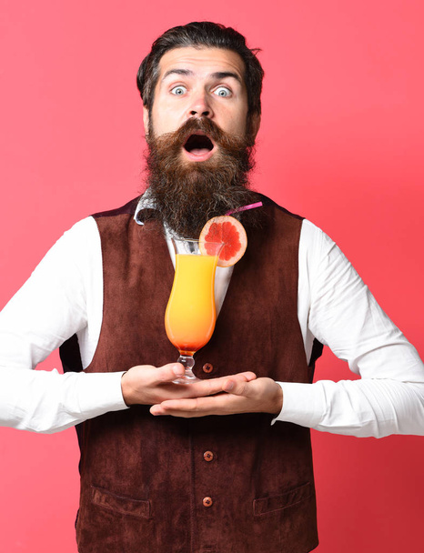 surprised handsome bearded man - Фото, зображення