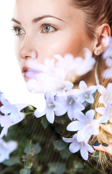 Double exposure of beautiful girl looking aside and white flowers - Foto, Imagen