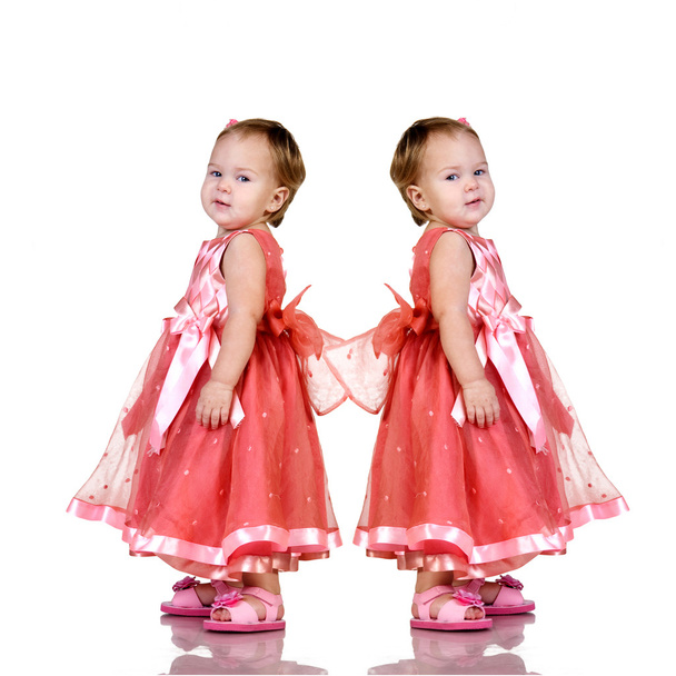 identieke tweeling baby meisjes - Foto, afbeelding