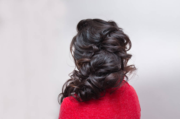 evening hair styling Brunette, back view - Foto, Bild