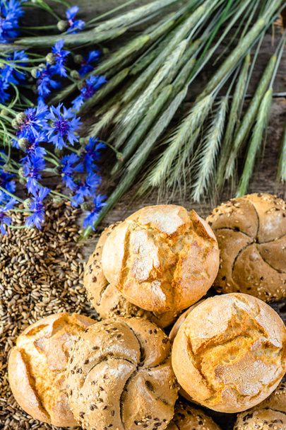 Fresh buns, bread rolls, baking concept - Fotoğraf, Görsel