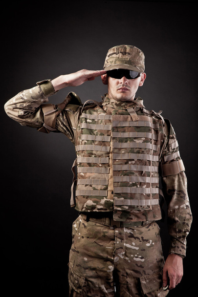 Army soldier saluting - Zdjęcie, obraz