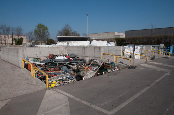 Italiaanse Recycling center (Raee) - Foto, afbeelding