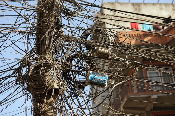 cabos elétricos emaranhados
 - Foto, Imagem