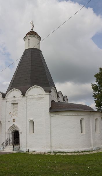 Успенская церковь (около XIV века), Коломна, Россия
 - Фото, изображение