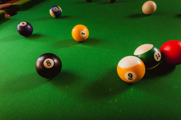 Snooker ball on billiard table - 写真・画像