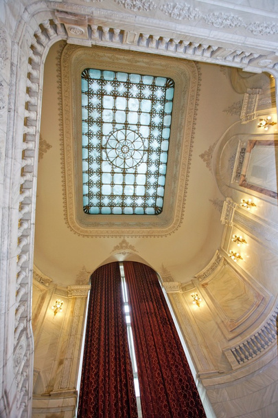 議会の宮殿の豪華な階段 - 写真・画像