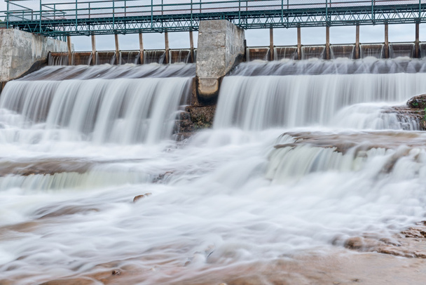 McGowan Falls en Grey County de Durham, Ontario, Canadá
 - Foto, imagen