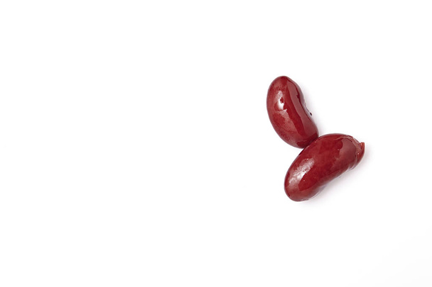 Червоні боби ізольовані на білому тлі
 - Фото, зображення
