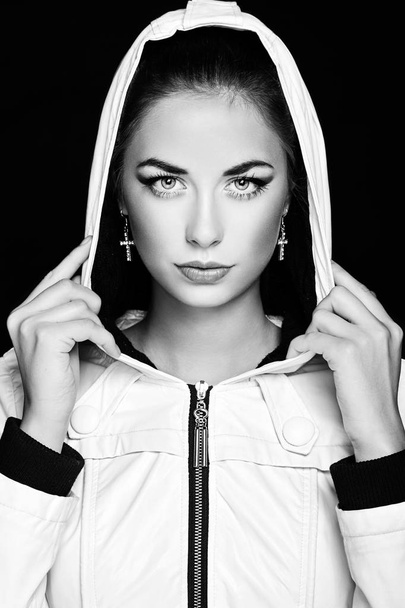 Black and white portrait of young beautiful girl - Zdjęcie, obraz