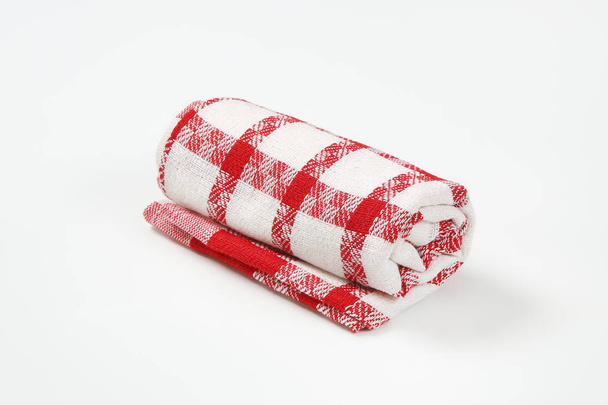 κόκκινο και άσπρο πιάτο πετσέτα - Φωτογραφία, εικόνα
