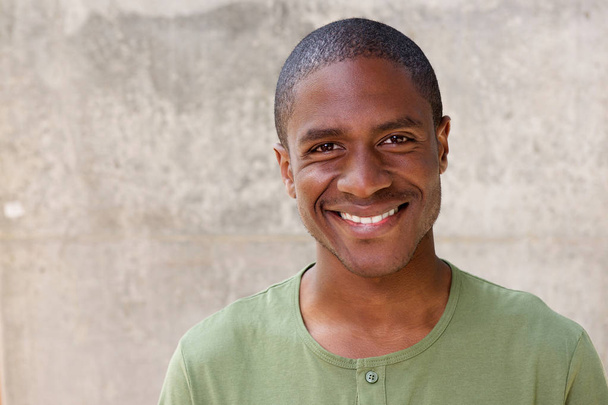 Cheerful black man smiling - Φωτογραφία, εικόνα