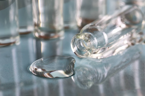 viales transparentes de medicamento
 - Foto, Imagen