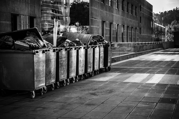 vuilnis op straat - Foto, afbeelding