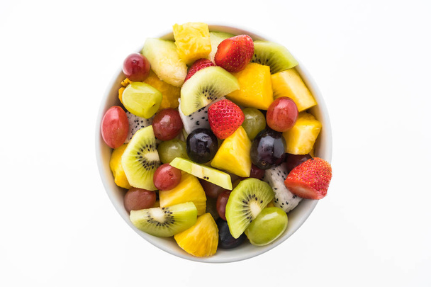 Beyaz plaka karışık meyve - Fotoğraf, Görsel