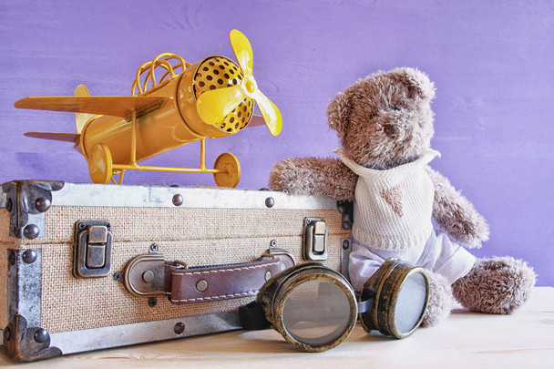 vintage toy plane - Zdjęcie, obraz