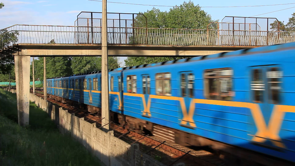 Tren azul - Imágenes, Vídeo