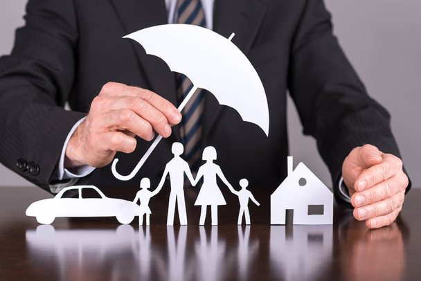 Rodina, dům a auto pojištění koncept - Fotografie, Obrázek