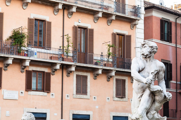 Statue des Moorbrunnens auf der Piazza Navona in Rom - Foto, Bild
