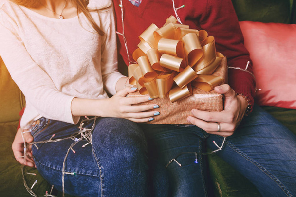 loving couple decorating Christmas tree - Valokuva, kuva