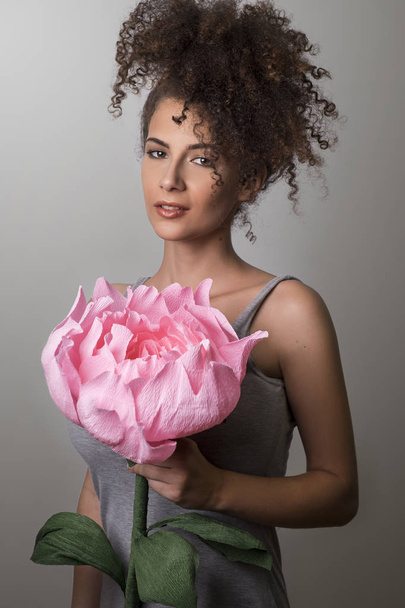 woman with peony - Foto, imagen