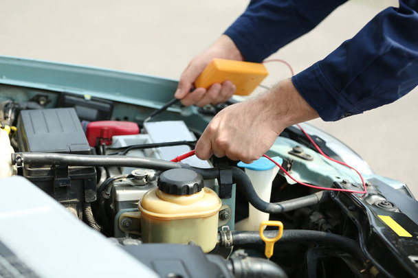 Car mechanic at work - Foto, Imagem