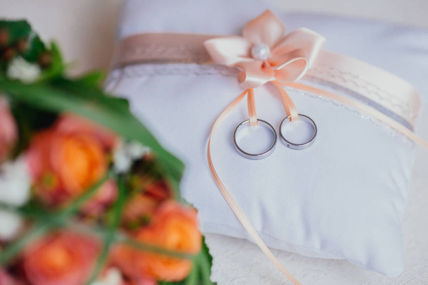 flowers bride wedding rings - Foto, Imagen