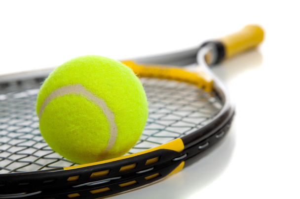 Tennis ball and racket - Foto, afbeelding
