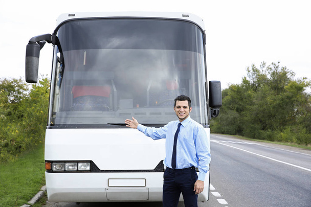 Driver in front of bus - Foto, Imagem