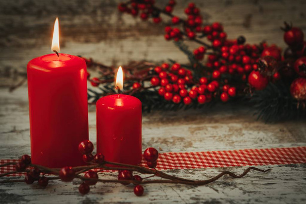 різдвяна композиція зі свічками
 - Фото, зображення