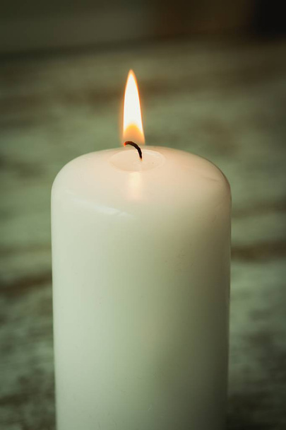 burning Christmas candle  - Foto, immagini